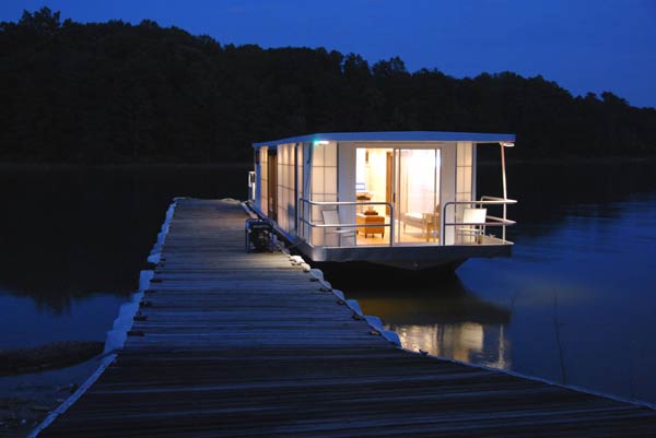 metroship-contemporary-houseboat_1.jpg